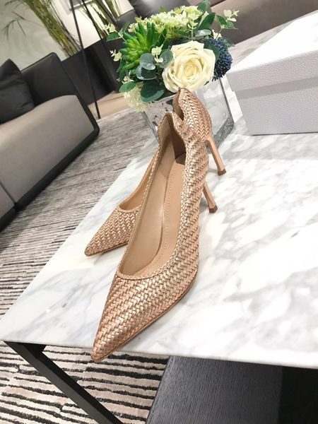 dress shoes high-heeled and 100% woven lamb leather are classic, concise, feminine elegant, Black
dress shoes high-heeled and 100% woven lamb leather are classic, concise, feminine elegant, Black