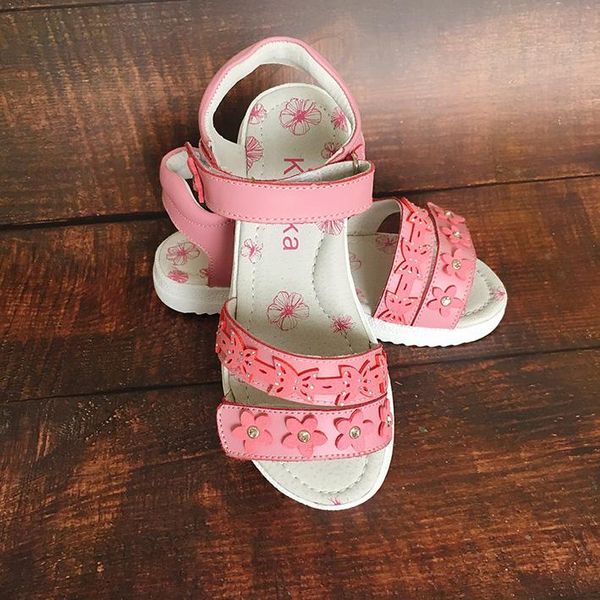 1pair arch support girl genuine leather orthopedic children sandals ,super quality shoes, Black;red
1pair arch support girl genuine leather orthopedic children sandals ,super quality shoes, Black;red