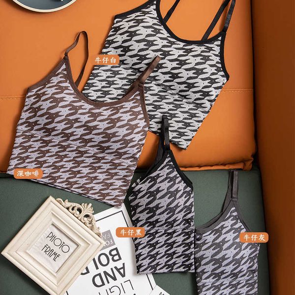 fashion print thousand bird back wrapped chest gathered no steel ring sleeping sports vest women's suspender bra, Black;white
fashion print thousand bird back wrapped chest gathered no steel ring sleeping sports vest women's suspender bra, Black;white