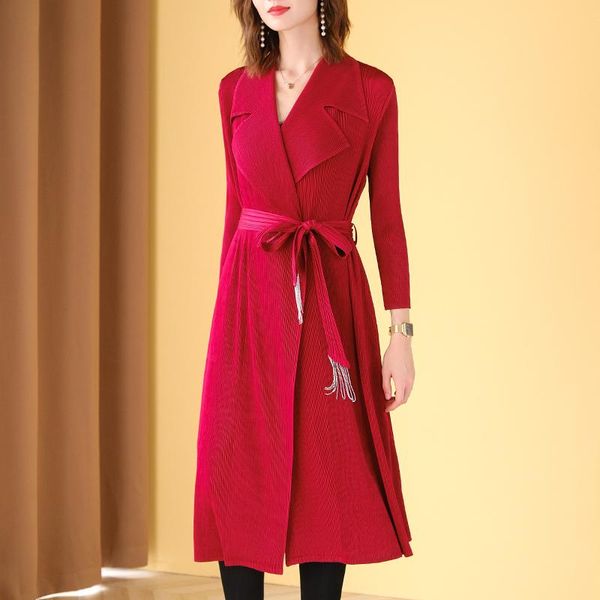 trench coat plus size women spring autumn solid color elastic miyake pleated lace-up lapel turn down collar 3/4 sleeve long women's coa, Tan;black 
trench coat plus size women spring autumn solid color elastic miyake pleated lace-up lapel turn down collar 3/4 sleeve long women's coa, Tan;black