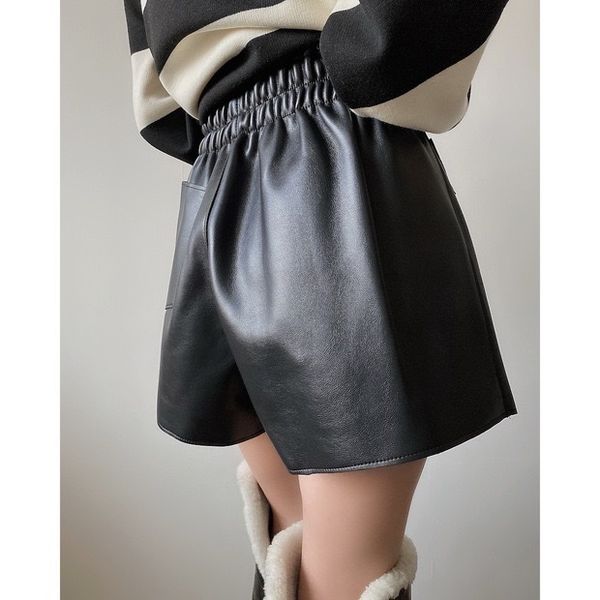 women center buttons leather pu shorts black streetwear two packets high waist paper short trousers femme casual pants 210304, White;black
women center buttons leather pu shorts black streetwear two packets high waist paper short trousers femme casual pants 210304, White;black