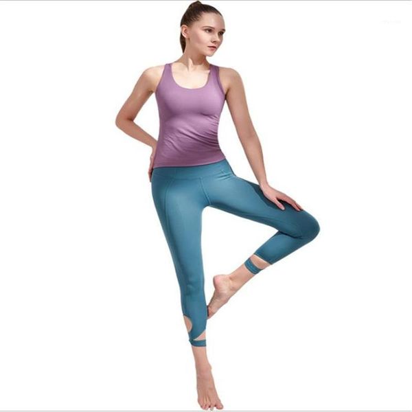 open back yoga tank women gym sports vest cross straps with built in bra workout shirts outfit
open back yoga tank women gym sports vest cross straps with built in bra workout shirts outfit