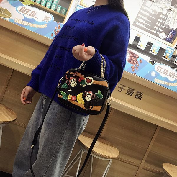bag holderins niche women's 2021 new fashion embroidery technology chain small square bag single shoulder messenger baghandbag hook
bag holderins niche women's 2021 new fashion embroidery technology chain small square bag single shoulder messenger baghandbag hook