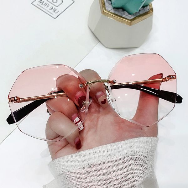 2021 vintage rimless women's sunglasses design fashion lady sun glasses alloy classic designer shades uv400 eyewear glasses wholesale, White;black 
2021 vintage rimless women's sunglasses design fashion lady sun glasses alloy classic designer shades uv400 eyewear glasses wholesale, White;black