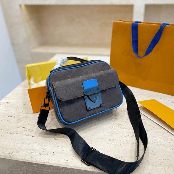 totes shoulder bags 21ss men luxurys designer lockme shoulder bags embossed messenger bag handbag leather fashion cross body mens wallets
totes shoulder bags 21ss men luxurys designer lockme shoulder bags embossed messenger bag handbag leather fashion cross body mens wallets