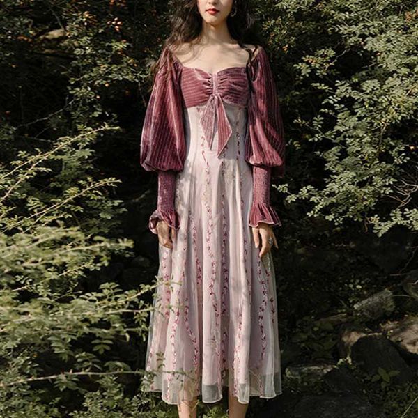 autumn winter women vintage french rural style long sleeve lace floral velvet princess dress 210601, Black;gray
autumn winter women vintage french rural style long sleeve lace floral velvet princess dress 210601, Black;gray
