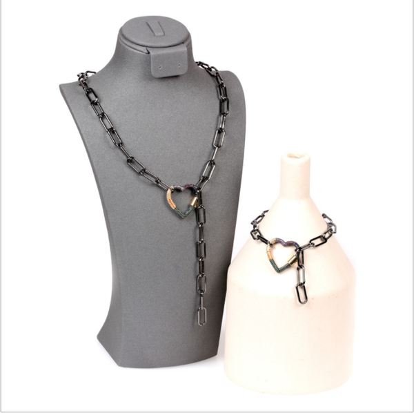 earrings & necklace two-color electroplating full zircon screw buckle love pendant hip-hop style men and women thick chain bracelet set, Silver
earrings & necklace two-color electroplating full zircon screw buckle love pendant hip-hop style men and women thick chain bracelet set, Silver
