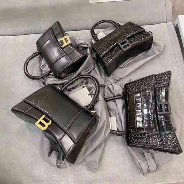 hourglassoo italy designer handbag b women's new fashion leather one shoulder cross carry hand light luxury
hourglassoo italy designer handbag b women's new fashion leather one shoulder cross carry hand light luxury