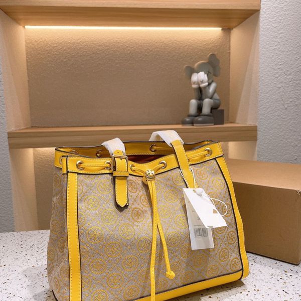21 shopping bag women's new little red book synchronous popular tb tote bag single shoulder handbag drawstring bucket bag hileng
21 shopping bag women's new little red book synchronous popular tb tote bag single shoulder handbag drawstring bucket bag hileng