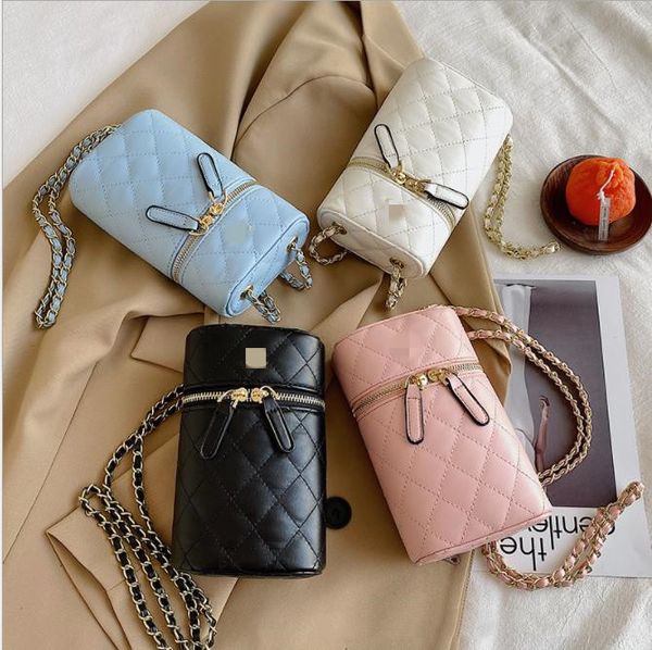 purse leather shoulder strap fashion bags with lock chains internal cotton bag
purse leather shoulder strap fashion bags with lock chains internal cotton bag