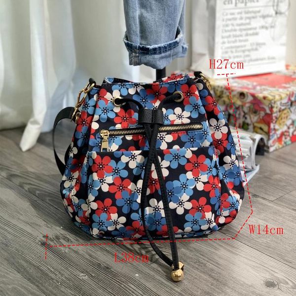 evening bags 2021 style nylon drawstring shoulder bucket wild camouflage large-capacity casual messenger tote
evening bags 2021 style nylon drawstring shoulder bucket wild camouflage large-capacity casual messenger tote