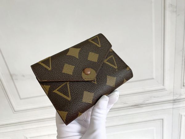 2021 fashion flowers designers wallets luxurys men women leather bags classic letters key coin purse original box plaid card holder m419v38, Red;black
2021 fashion flowers designers wallets luxurys men women leather bags classic letters key coin purse original box plaid card holder m419v38, Red;black