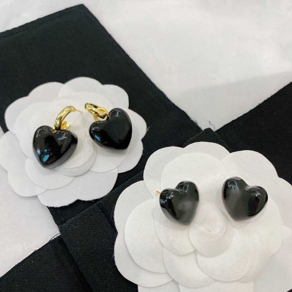2021 new brand fashion jewelry for women black resin heart design party light gold earrings c name stamp luxury quality, Golden
2021 new brand fashion jewelry for women black resin heart design party light gold earrings c name stamp luxury quality, Golden
