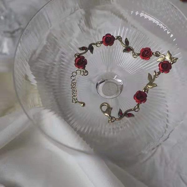 charm bracelets 2021 french style vintage rose bracelet romantic fashion golden for woman gift jewelry wholesale, Golden;silver
charm bracelets 2021 french style vintage rose bracelet romantic fashion golden for woman gift jewelry wholesale, Golden;silver
