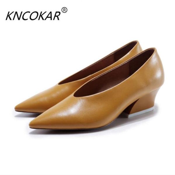 dress shoes vintage deep v with the head layer of leather shoes, fashion trend has temperament black working
dress shoes vintage deep v with the head layer of leather shoes, fashion trend has temperament black working