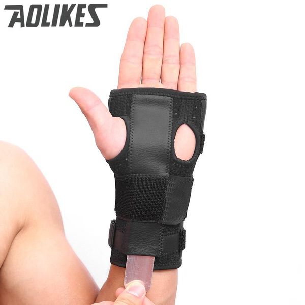 fitness weightlifting gloves safety steel splint hand thumb bandage wrist strap recovery bodybuilding training support, Black;red
fitness weightlifting gloves safety steel splint hand thumb bandage wrist strap recovery bodybuilding training support, Black;red