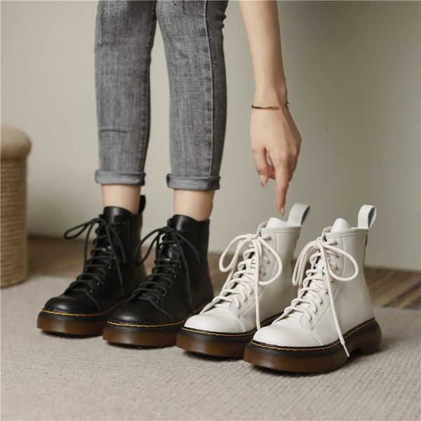 2021 thick soled lace up leather martin women's autumn and winter british fashion white short versatile boots, Black
2021 thick soled lace up leather martin women's autumn and winter british fashion white short versatile boots, Black
