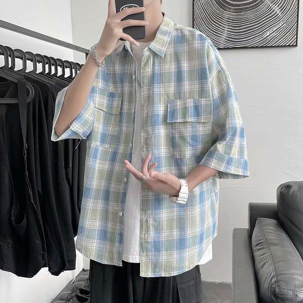 men's casual shirts linling plaid shirt short-sleeved summer hong kong style loose salt student three-quarter sleeve, White;black
men's casual shirts linling plaid shirt short-sleeved summer hong kong style loose salt student three-quarter sleeve, White;black