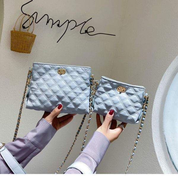 Messenger BagsKorean 2021 Mini Rhombic Chain Fashion Women's Single Shoulder Messenger Bag
Messenger BagsKorean 2021 Mini Rhombic Chain Fashion Women's Single Shoulder Messenger Bag
