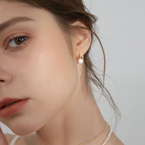 hoop & huggie vintage yellow gold silver color wedding earrings white round small pearl female simple fashion for women, Golden;silver
hoop & huggie vintage yellow gold silver color wedding earrings white round small pearl female simple fashion for women, Golden;silver