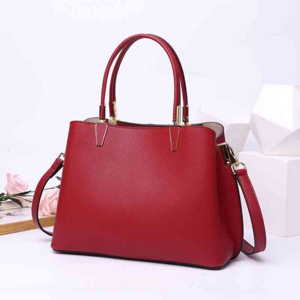 messenger bags messenger bagshandbag 2021 fashion simple leather women's single shoulder messenger middle aged mother's bag
messenger bags messenger bagshandbag 2021 fashion simple leather women's single shoulder messenger middle aged mother's bag