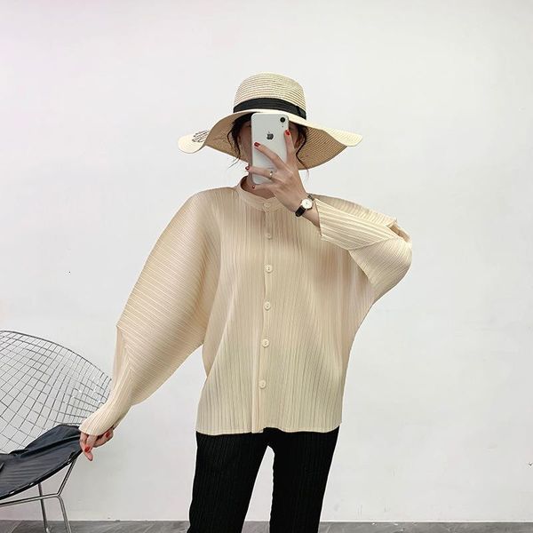 women's jackets autumn women pleated fashion tidal loose big size beige jacket coat 46nn, Black;brown
women's jackets autumn women pleated fashion tidal loose big size beige jacket coat 46nn, Black;brown