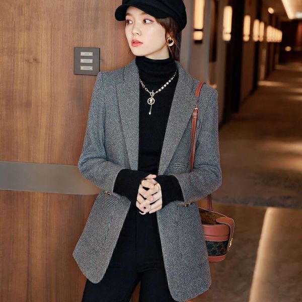 women's suits & blazers large size women blazer high-quality office suit arrival temperament plaid mid-length ladies jacket all-match b, White;black
women's suits & blazers large size women blazer high-quality office suit arrival temperament plaid mid-length ladies jacket all-match b, White;black