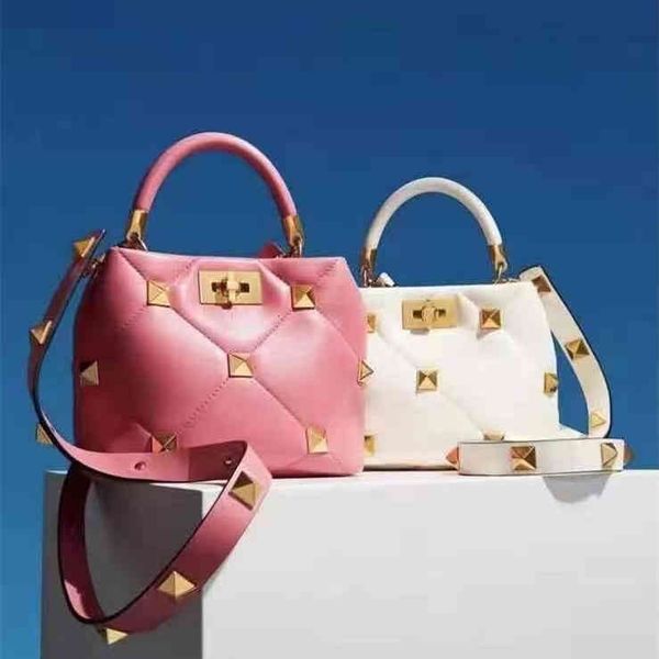 evening bags luxurys designers crossbody handbags plain lock chains genuine leather fashion rivet flap roman stud black red nude green pink
evening bags luxurys designers crossbody handbags plain lock chains genuine leather fashion rivet flap roman stud black red nude green pink