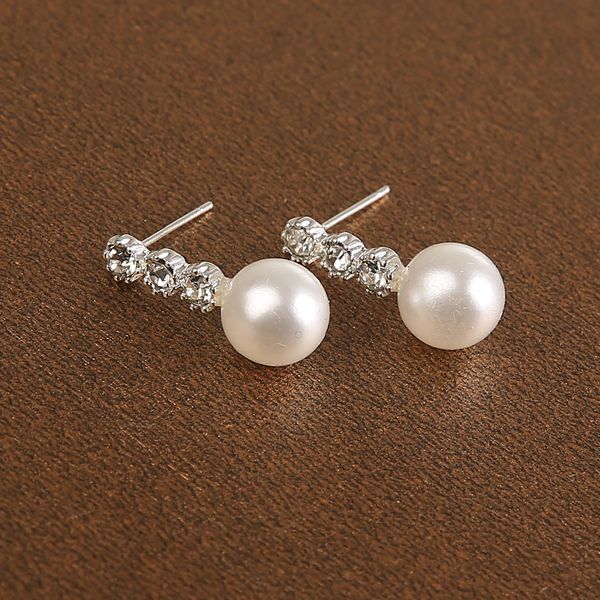 women's fashion alloy crystal rhinestone earrings jewelry gift inlaid three big pearl earrings wholesale, Golden;silver
women's fashion alloy crystal rhinestone earrings jewelry gift inlaid three big pearl earrings wholesale, Golden;silver