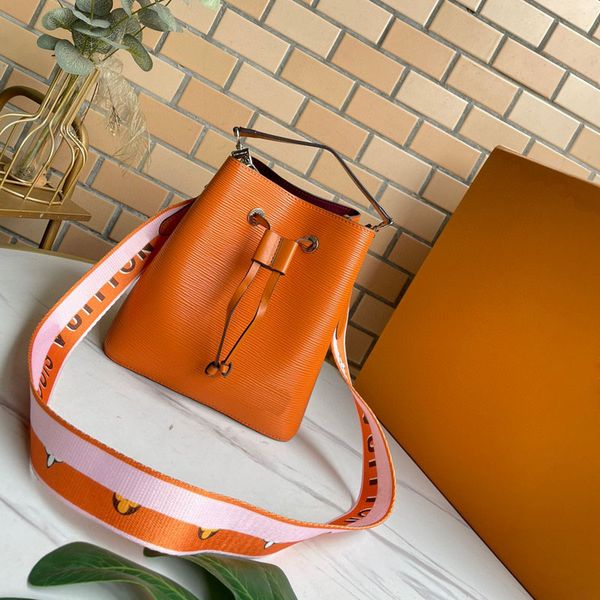 designer mini bucket bag classic women handbags purse genuine leather luxury shoulder crossbody drawstring bags m57691 size:20*20*13cm
designer mini bucket bag classic women handbags purse genuine leather luxury shoulder crossbody drawstring bags m57691 size:20*20*13cm