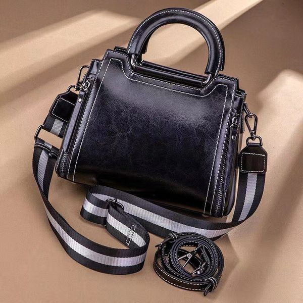 2021ssssss fashion women's bag calfskin retro luxury portable designer original leather cross zipper
2021ssssss fashion women's bag calfskin retro luxury portable designer original leather cross zipper