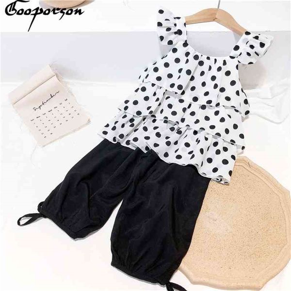 summer kids clothes dots off the shoulder suspenders shorts pretty korean little girls clothing set ruffle outfits 210715, White
summer kids clothes dots off the shoulder suspenders shorts pretty korean little girls clothing set ruffle outfits 210715, White