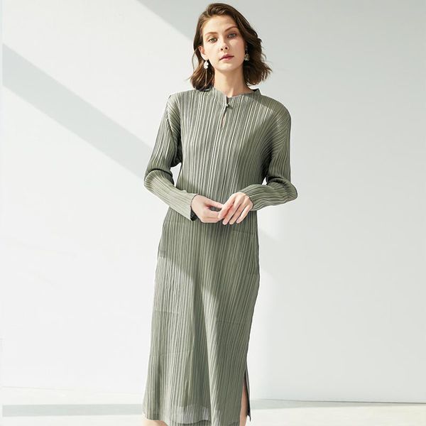 casual dresses winter miyake pleated slim long chinese style women dress temperament half turtleneck pocket sleeve bead, Black;gray
casual dresses winter miyake pleated slim long chinese style women dress temperament half turtleneck pocket sleeve bead, Black;gray