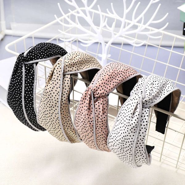 version of ornament manual cross hoop, edge binding hoop, Black;brown 
version of ornament manual cross hoop, edge binding hoop, Black;brown