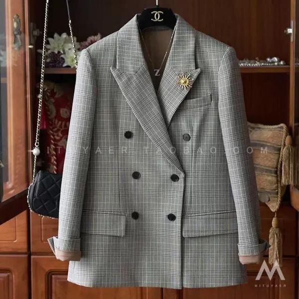women's suits & blazers plaid suit double-breasted back press pleated stitching fashion jacket 2021 autumn, White;black
women's suits & blazers plaid suit double-breasted back press pleated stitching fashion jacket 2021 autumn, White;black