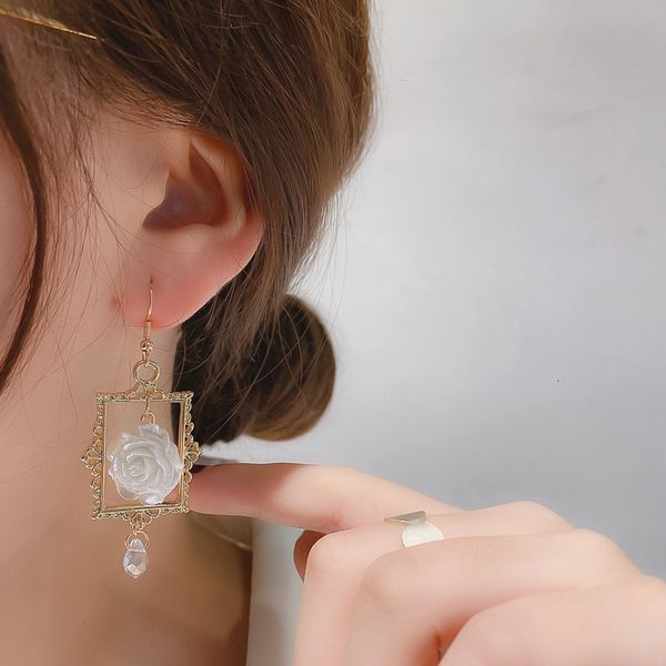 south designer east gate fashion asymmetric ear hook gilt edged white flower resin earrings net red new earrings, Silver
south designer east gate fashion asymmetric ear hook gilt edged white flower resin earrings net red new earrings, Silver