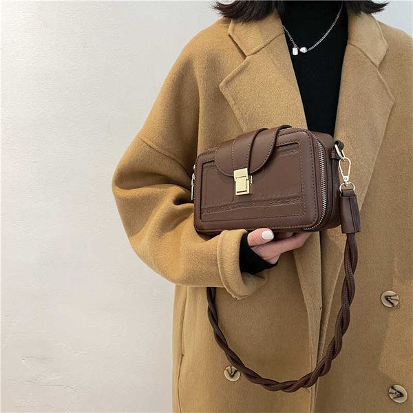 high sense women's 2020 autumn and winter new fashion versatile frosted single shoulder messenger bag foreign style small square bag
high sense women's 2020 autumn and winter new fashion versatile frosted single shoulder messenger bag foreign style small square bag