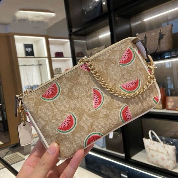 holderfemale 2021 summer new versatile armpit flower mini strawberry mahjong baghandbag hook
holderfemale 2021 summer new versatile armpit flower mini strawberry mahjong baghandbag hook