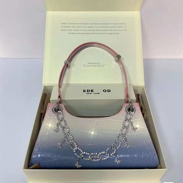design hand yiyi's bag 2021 new fashion spring and summer niche design chain underarm changing color frog bag single shoulder women
design hand yiyi's bag 2021 new fashion spring and summer niche design chain underarm changing color frog bag single shoulder women