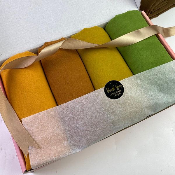 scarves 4pcs/box heavy chiffon scarf with box women plain hijab wrap solid color shawls headband muslim headscarf foulard femme, Blue;gray
scarves 4pcs/box heavy chiffon scarf with box women plain hijab wrap solid color shawls headband muslim headscarf foulard femme, Blue;gray