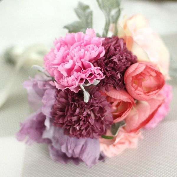 hand-holding flower wedding gifts decorated with flowers decorative & wreaths 
hand-holding flower wedding gifts decorated with flowers decorative & wreaths