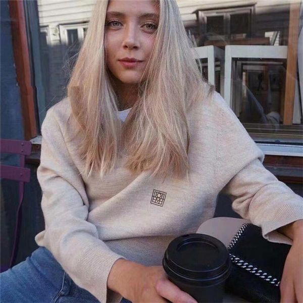 women's sweaters tot**e merino wool embroidery v-neck knitted long-sleeved classic all-match pullover sweater 2114, White;black
women's sweaters tot**e merino wool embroidery v-neck knitted long-sleeved classic all-match pullover sweater 2114, White;black