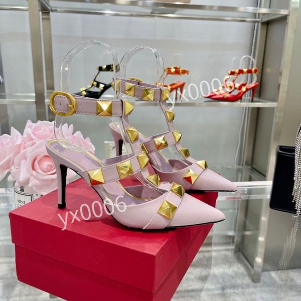 2022 luxury designer shoes casual sneakers breathable calfskin with floral embellished rubber outsole white silk sport yh211225, Red;white
2022 luxury designer shoes casual sneakers breathable calfskin with floral embellished rubber outsole white silk sport yh211225, Red;white