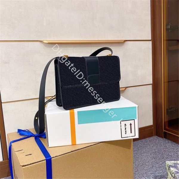 2021 shoulder bags totes oblique famous designer women fashion handbags two-tone canvas embroidery zipper classic retro all-match di fei
2021 shoulder bags totes oblique famous designer women fashion handbags two-tone canvas embroidery zipper classic retro all-match di fei