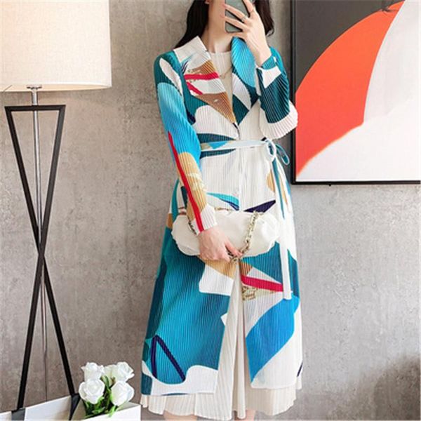 women's trench coats miyake fold autumn and winter mid-length coat fashion slim slimming windbreaker women lapel printing casual jacket, Tan;black
women's trench coats miyake fold autumn and winter mid-length coat fashion slim slimming windbreaker women lapel printing casual jacket, Tan;black