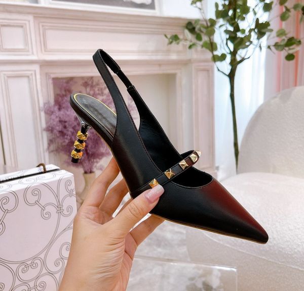 designer 2021 dress shoes women high heels,black pink leather with rivets thin heels slingback pumps plus size 34-42
designer 2021 dress shoes women high heels,black pink leather with rivets thin heels slingback pumps plus size 34-42