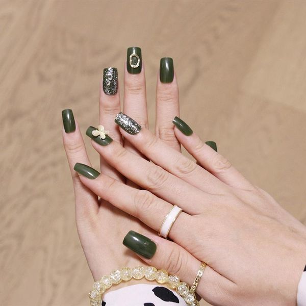 false nails 24pcs/set fake olive green 3d butterfly diy slider mid-length artificial nail art decoration for manicures, Red;gold
false nails 24pcs/set fake olive green 3d butterfly diy slider mid-length artificial nail art decoration for manicures, Red;gold