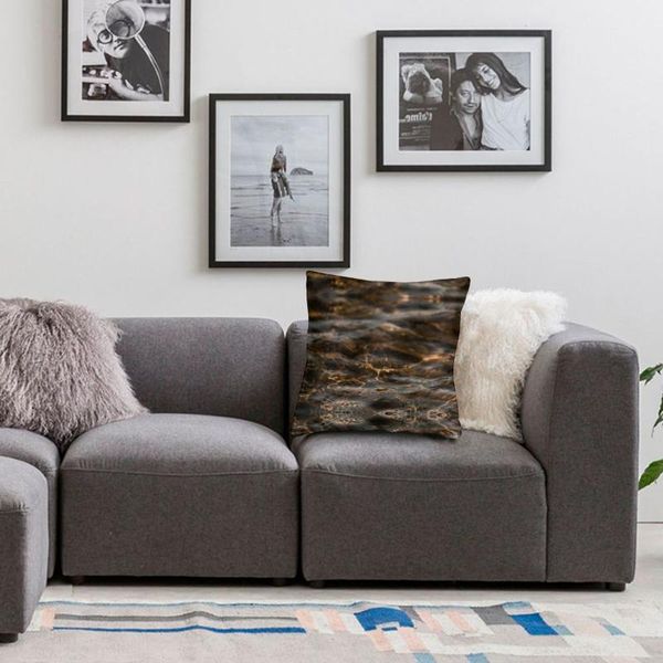 christina-deravedisian-ai4cl5zkyeo-unsplash pillow 
christina-deravedisian-ai4cl5zkyeo-unsplash pillow