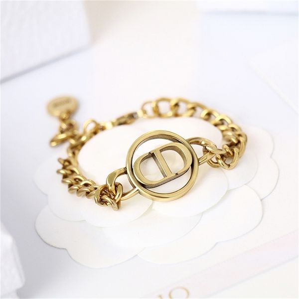 88% off wholesale store 2022 family bracelet female classic style brass high version, Black
88% off wholesale store 2022 family bracelet female classic style brass high version, Black