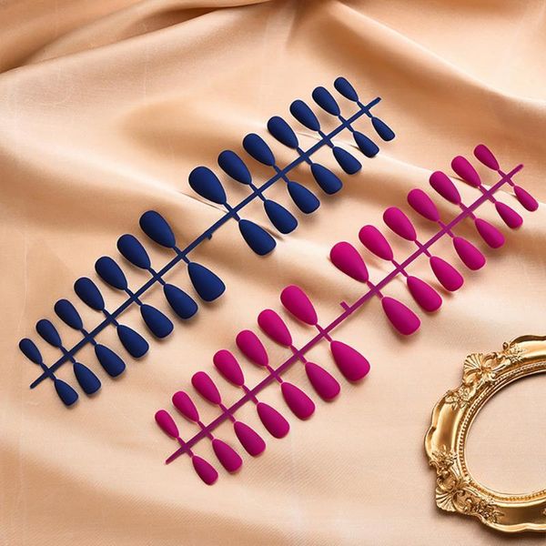 false nails 28pcs/strips fake art nail tips press on with designs set pure color full cover detachable finished fingernails, Red;gold
false nails 28pcs/strips fake art nail tips press on with designs set pure color full cover detachable finished fingernails, Red;gold